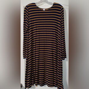 BRAND NEW W/O TAGS OLD NAVY LONG SLEEVE STRIPED SWING DRESS